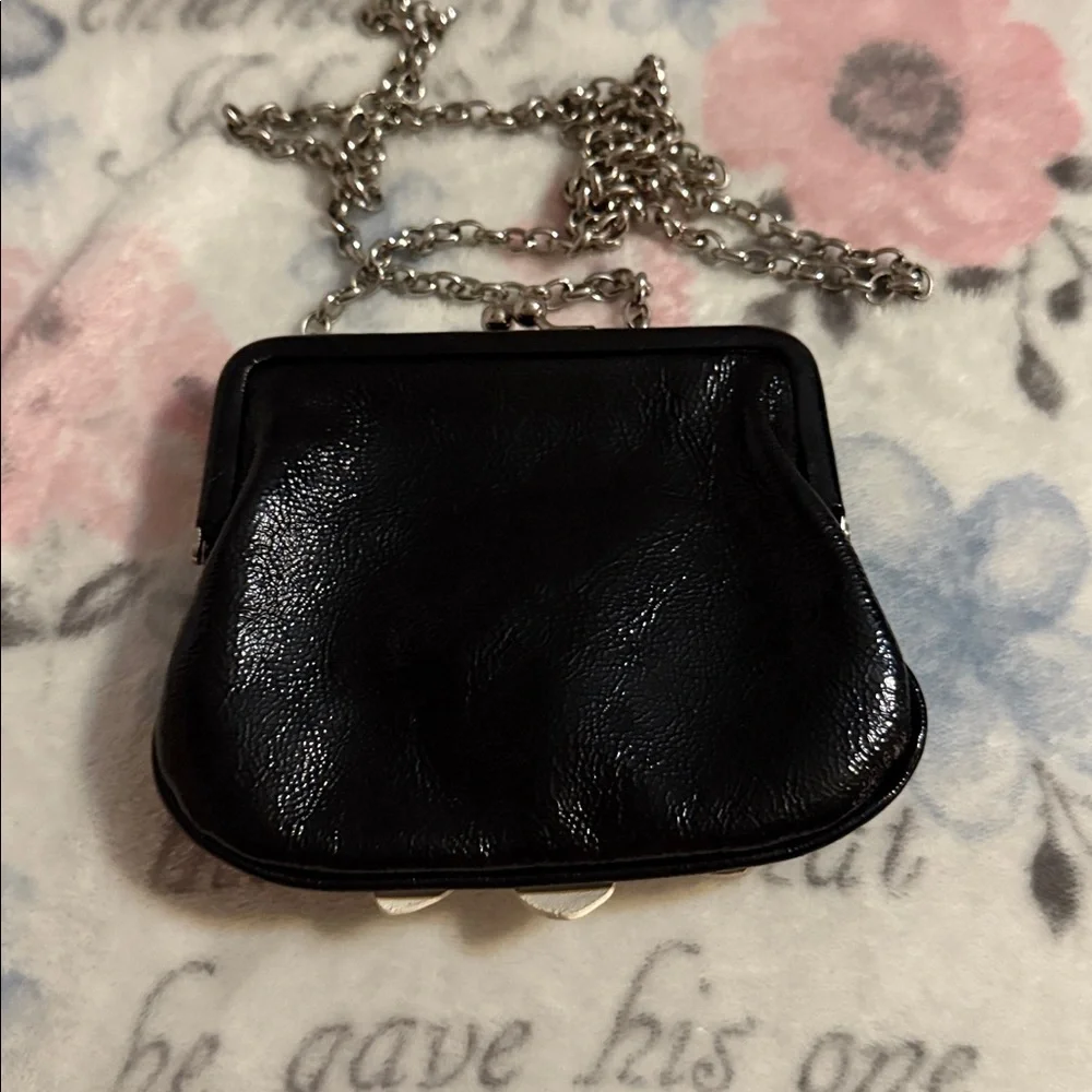 Brighton Sunny Days white daisy coin purse/evening bag EUC with detachable chain - Picture 2 of 16